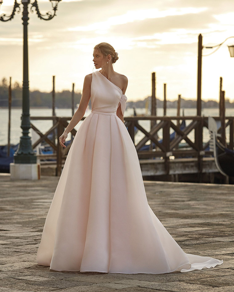 robe-mariage-Nicole-pronovias-le-havre-normandie-5 Robe-mariee-Nicole-le-havre-2023-5